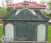 Склепи і гробівці