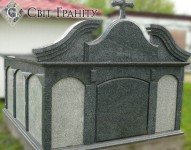 Склепи і гробівці